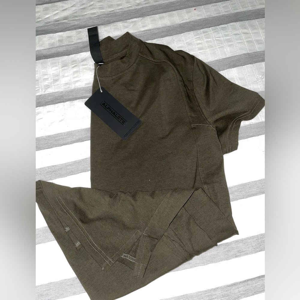 Mens Alphalete Premium fitted T-shirt Size M Green